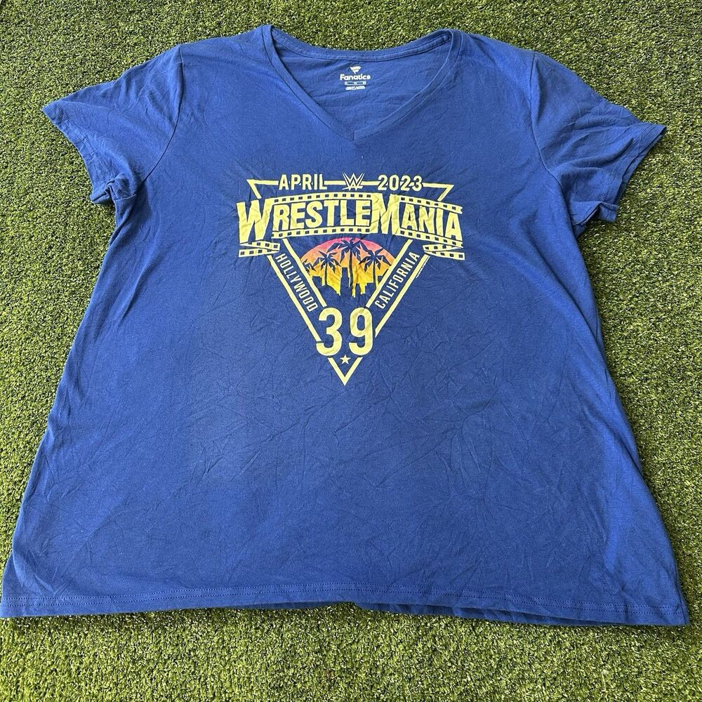 WWE WrestleMania 39 2023 Fanatics Women’s XL Blue V-Neck Graphic T-Shirt